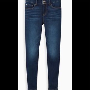 Torrid 18 skinny jeans (C 212 ) ECU